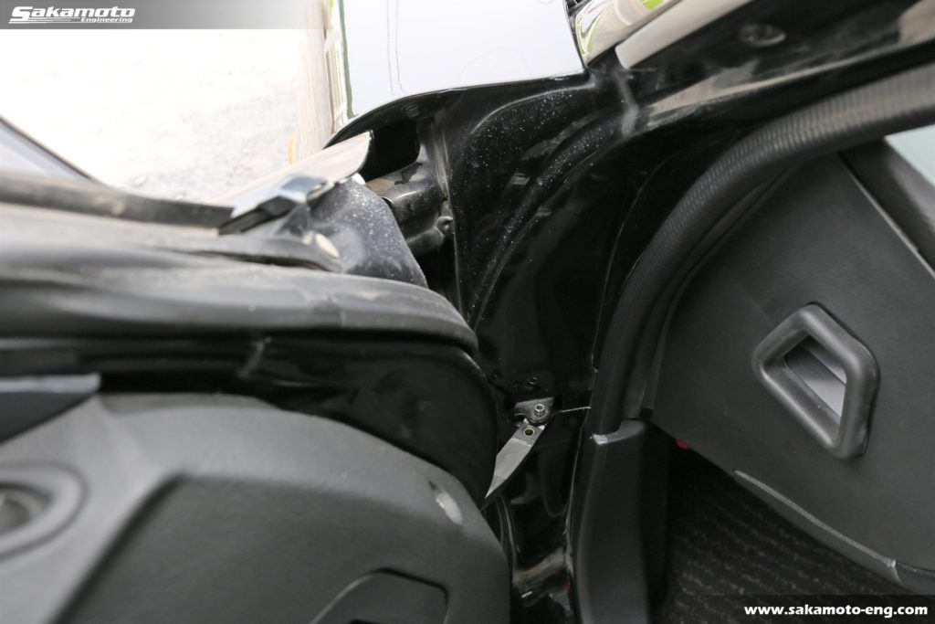 事故車の確認の際は該当箇所を入念にチェック