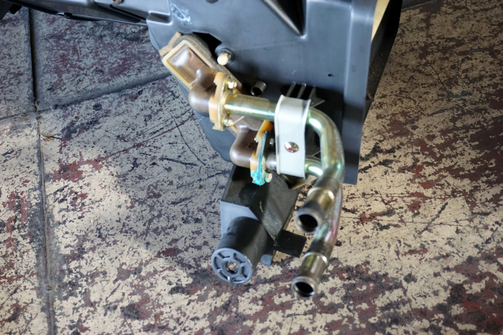 故障したFD3S RX-7のヒーターユニット