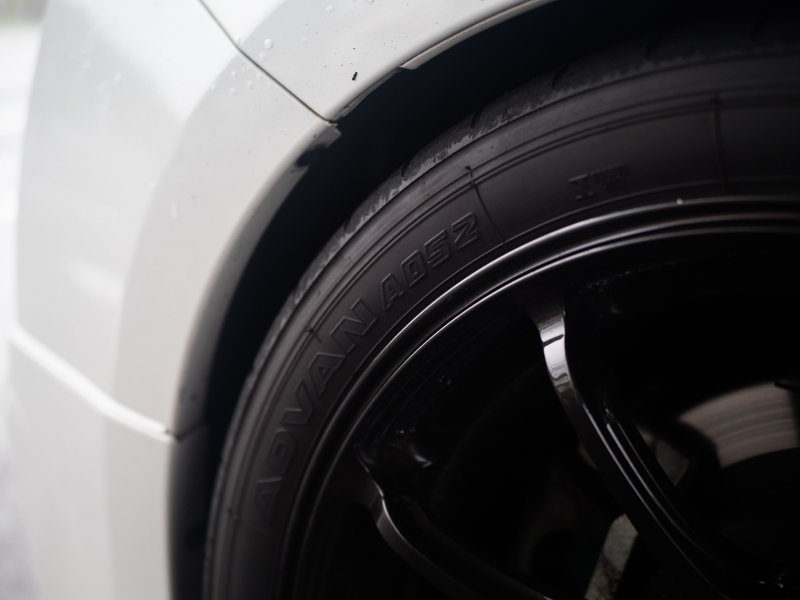 ドライだけでなく雨路面でも良さが光るADVAN A052